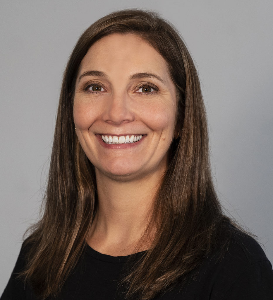 Crystal Reifsnyder Hygienist RW Headshots 2021 12