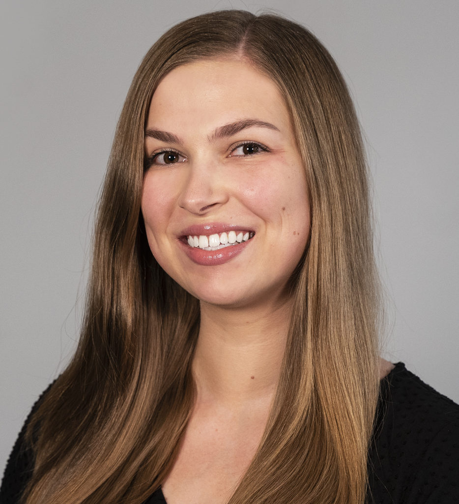 Rachel Price Expanded Functions Dental Assistant RW Headshots 2021 6